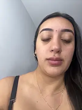 Snapshot of Hannahoff chatting on November 2025 09:40:01 PM Hannahoff online show from November 2025 09:40:01 PM