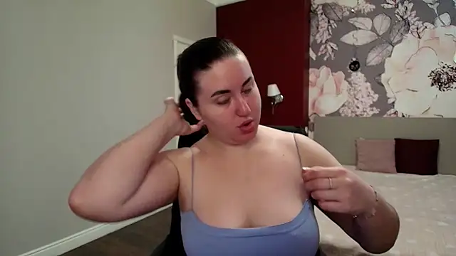 Roxie Bradley online show from April 2026 05:36:01 AM