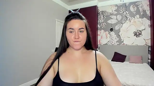 Snapshot of Roxie_Bradley chatting on November 2025 06:58:01 AM Roxie Bradley online show from November 2025 06:58:01 AM