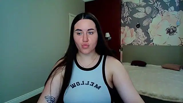 Snapshot of Roxie_Bradley chatting on July 2026 05:41:01 AM Roxie Bradley online show from July 2026 05:41:01 AM
