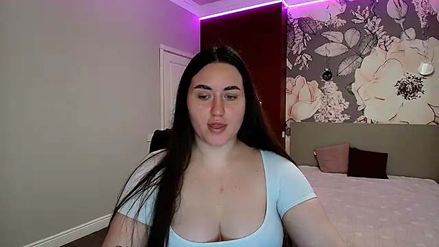 Roxie Bradley online show from April 2026 06:09:02 AM