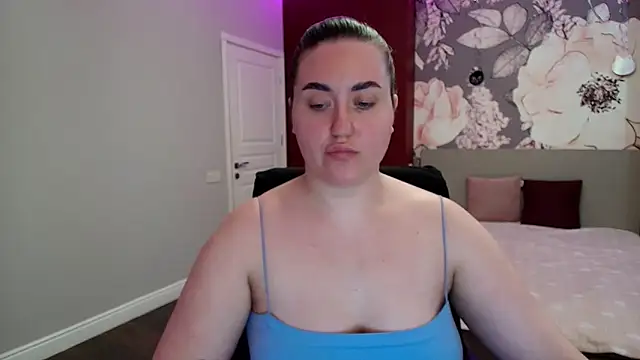 Roxie Bradley online show from April 2026 07:45:01 AM