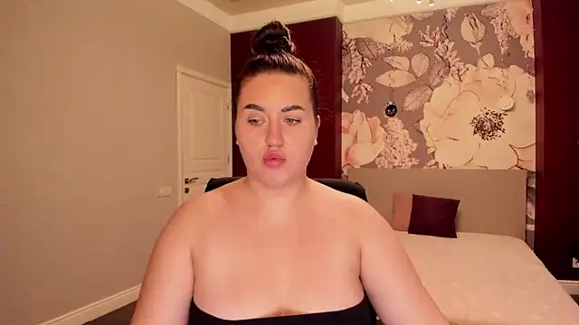 Roxie Bradley online show from October 2025 05:42:01 AM