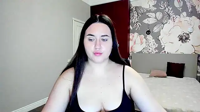 Roxie Bradley online show from February 2026 06:56:02 AM