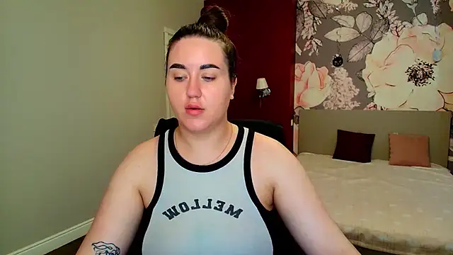 Snapshot of Roxie_Bradley chatting on June 2026 05:39:01 AM Roxie Bradley online show from June 2026 05:39:01 AM