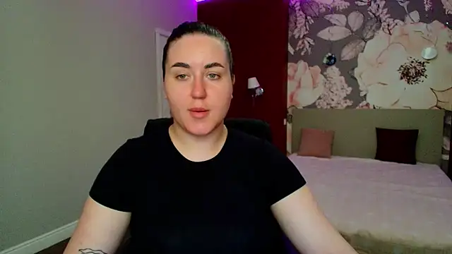 Roxie Bradley online show from May 2026 05:55:01 AM