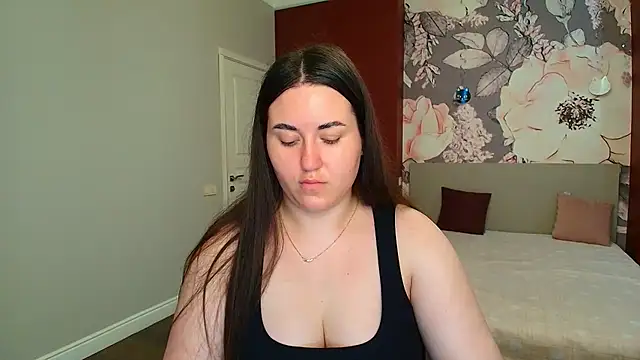 Snapshot of Roxie_Bradley chatting on June 2026 05:45:02 AM Roxie Bradley online show from June 2026 05:45:02 AM
