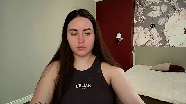 Roxie Bradley online show from March 2026 06:47:01 AM