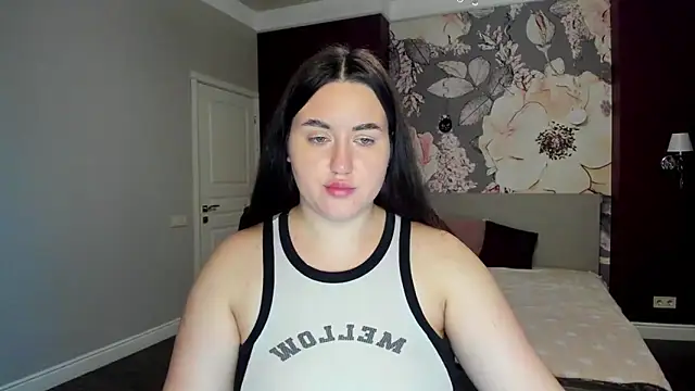 Roxie Bradley online show from December 2025 06:35:02 AM