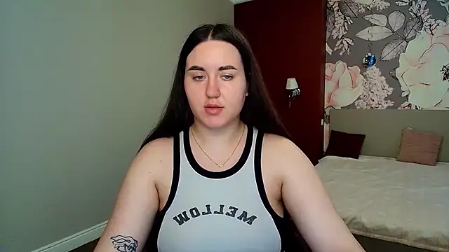 Snapshot of Roxie_Bradley chatting on July 2026 05:41:01 AM Roxie Bradley online show from July 2026 05:41:01 AM