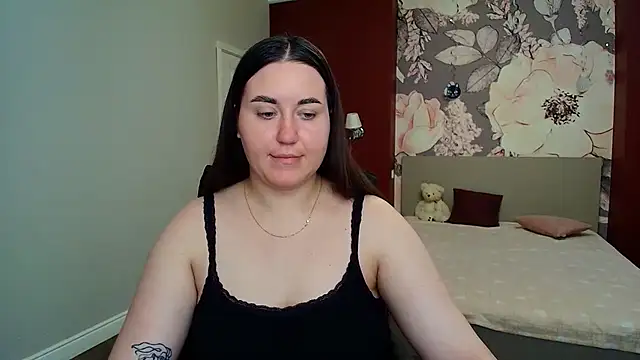 Snapshot of Roxie_Bradley chatting on July 2026 05:47:01 AM Roxie Bradley online show from July 2026 05:47:01 AM