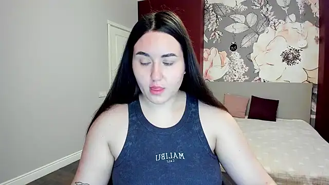 Roxie Bradley online show from February 2026 06:44:01 AM