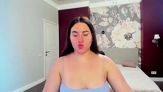 Snapshot of Roxie_Bradley chatting on November 2025 06:50:02 AM Roxie Bradley online show from November 2025 06:50:02 AM