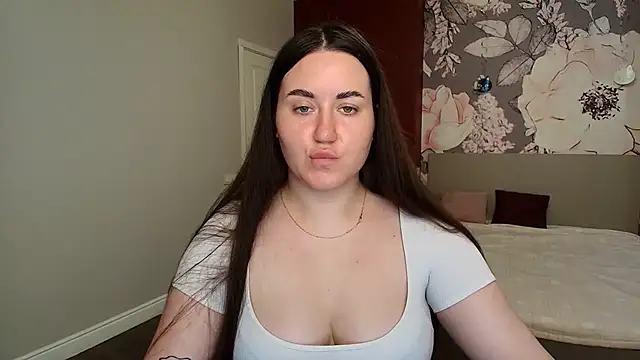 Snapshot of Roxie_Bradley chatting on June 2026 05:45:02 AM Roxie Bradley online show from June 2026 05:45:02 AM