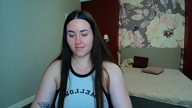 Snapshot of Roxie_Bradley chatting on July 2026 06:54:01 AM Roxie Bradley online show from July 2026 06:54:01 AM