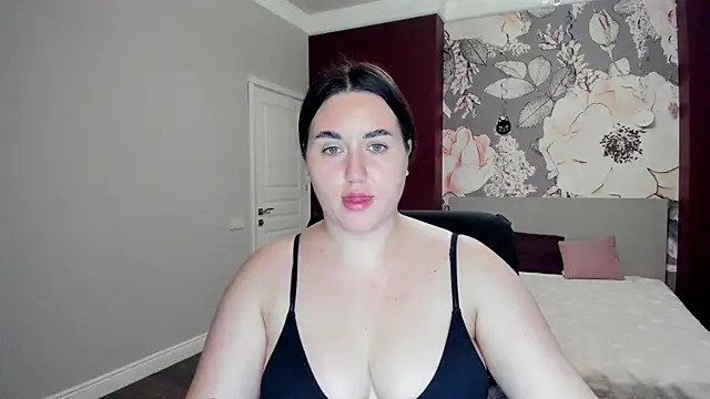 Snapshot of Roxie_Bradley chatting on November 2025 06:47:01 AM Roxie Bradley online show from November 2025 06:47:01 AM