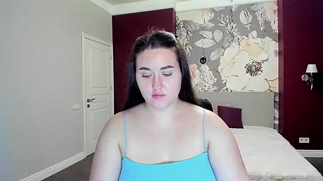 Snapshot of Roxie_Bradley chatting on October 2025 06:45:02 AM Roxie Bradley online show from October 2025 06:45:02 AM