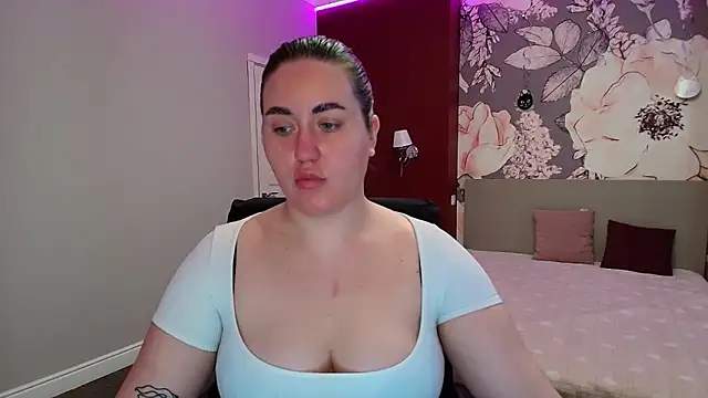 Roxie Bradley online show from March 2026 06:58:02 AM