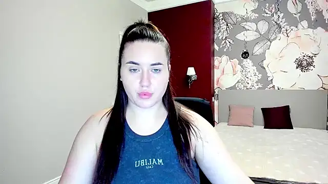 Roxie Bradley online show from February 2026 06:44:01 AM