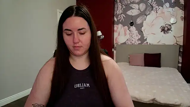 Roxie Bradley online show from April 2026 05:44:02 AM