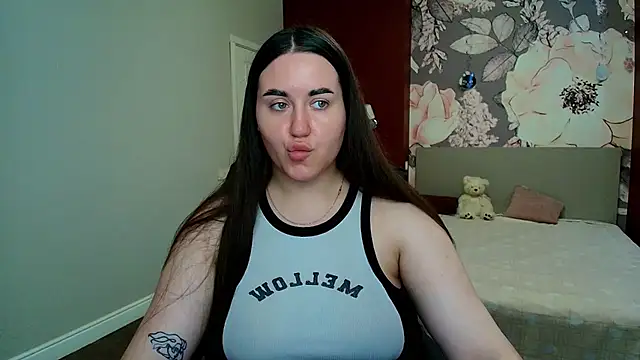 Snapshot of Roxie_Bradley chatting on July 2026 05:41:02 AM Roxie Bradley online show from July 2026 05:41:02 AM