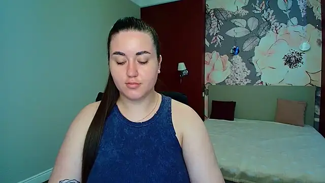 Roxie Bradley online show from May 2026 06:01:02 AM