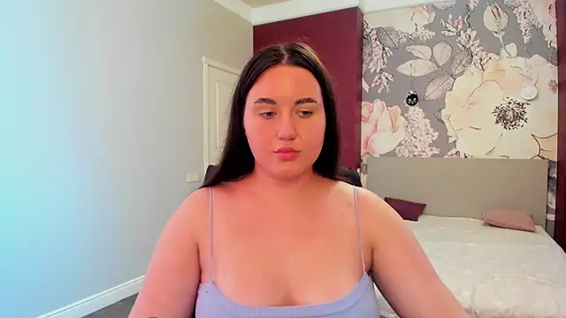 Snapshot of Roxie_Bradley chatting on November 2025 07:45:01 AM Roxie Bradley online show from November 2025 07:45:01 AM