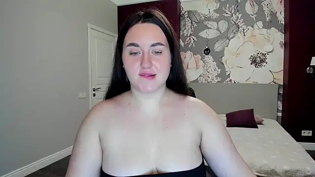 Snapshot of Roxie_Bradley chatting on November 2025 06:35:02 AM Roxie Bradley online show from November 2025 06:35:02 AM