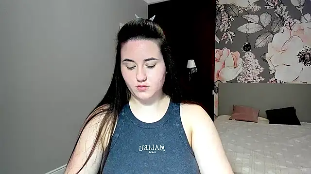 Roxie Bradley online show from February 2026 07:38:01 AM