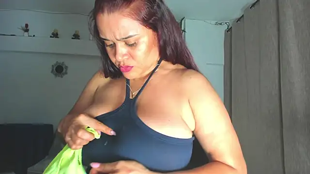 Sinthia Collins online show from June 2026 12:38:01 AM