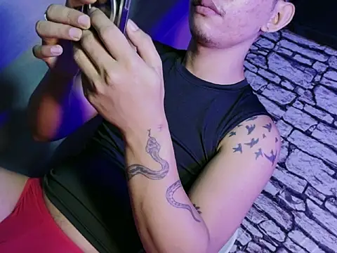 xlovercum online show from April 2026 12:34:01 AM