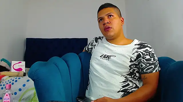 Snapshot of StevanHouston chatting on January 2025 02:08:02 PM StevanHouston online show from January 2025 02:08:02 PM