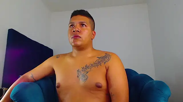 Snapshot of StevanHouston chatting on February 2025 05:05:01 AM StevanHouston online show from February 2025 05:05:01 AM