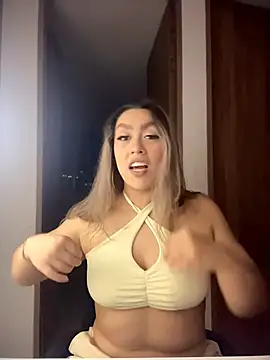 Im sophiie online show from April 2026 06:58:02 AM