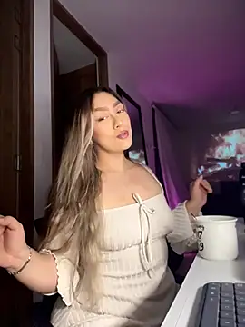 Im sophiie online show from March 2026 06:40:01 AM