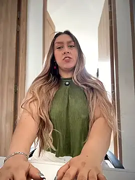 Snapshot of Im_sophiie chatting on June 2026 08:51:01 PM Im sophiie online show from June 2026 08:51:01 PM