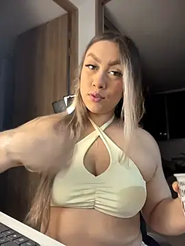 Snapshot of Im_sophiie chatting on February 2026 06:58:02 AM Im sophiie online show from February 2026 06:58:02 AM