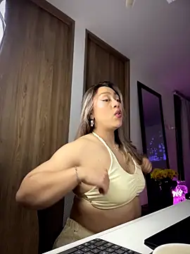 Im sophiie online show from March 2026 06:24:02 AM