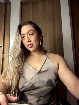 Im sophiie online show from April 2026 06:31:02 AM