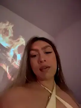 Im sophiie online show from March 2026 06:47:01 AM