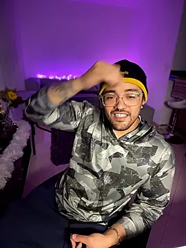 Snapshot of Im_sophiie chatting on January 2026 06:50:01 AM Im sophiie online show from January 2026 06:50:01 AM