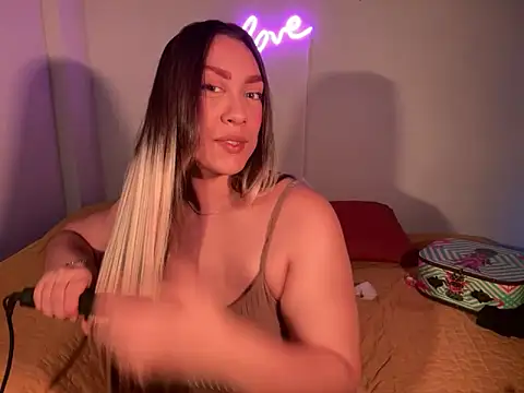 Im sophiie online show from January 2025 05:51:02 AM