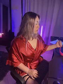 Im sophiie online show from November 2025 06:06:01 AM