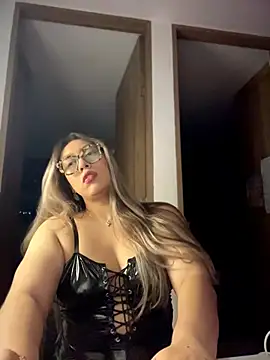 Im sophiie online show from March 2026 06:48:02 AM