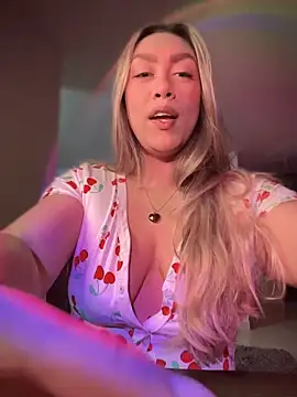 Im sophiie online show from October 2025 06:25:01 AM