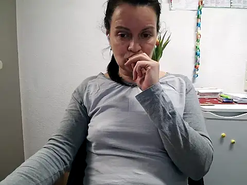 LoveNBloom online show from February 2025 08:10:01 PM
