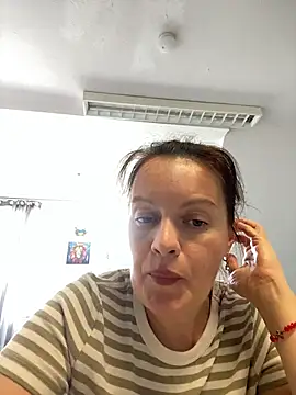 LoveNBloom online show from June 2026 11:32:02 AM