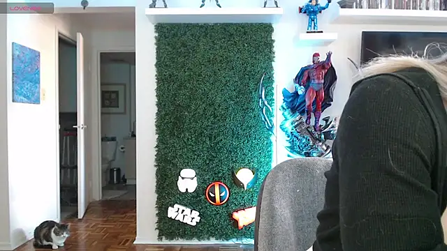 Snapshot of Vixen_Lockheart chatting on October 2025 04:50:02 PM Vixen Lockheart online show from October 2025 04:50:02 PM