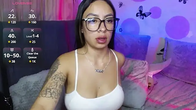 Snapshot of Cata_cortes chatting on February 2025 06:07:02 AM Cata cortes online show from February 2025 06:07:02 AM