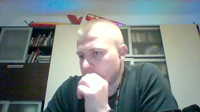 Matttthees online show from November 2025 08:01:02 PM